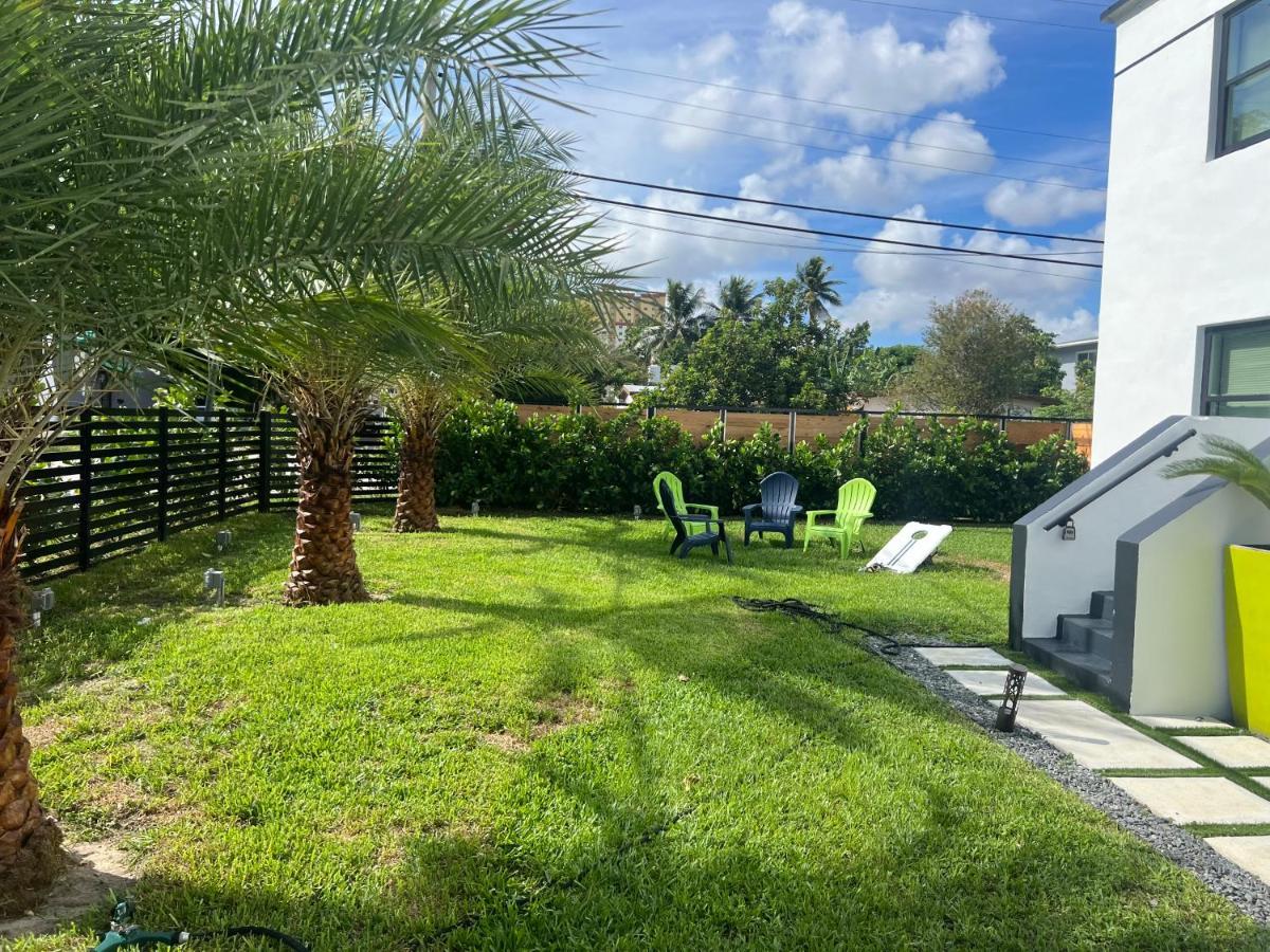 3 Seasons At The Carrington 3 Separate 2 Bedroom 1 Bathroom Apartments And A 3 Bedroom 2 Bathroom Villa Miami Eksteriør billede